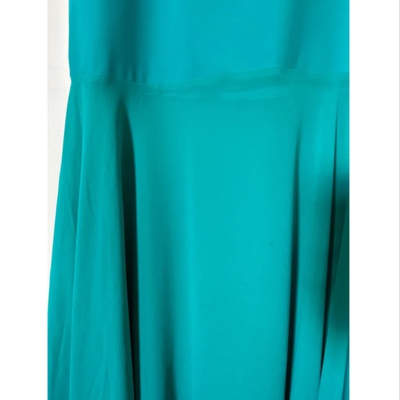 BCBG MAXAZRIA Beautiful teal gown - Picture 13 of 16
